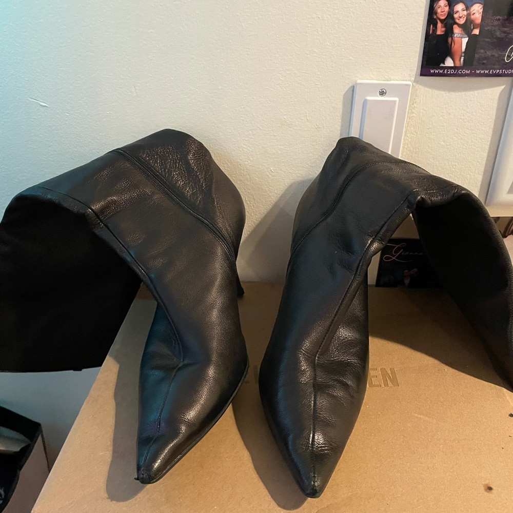Genuine gucci boots - hardly ever worn! too tight i needed a 10! knee length